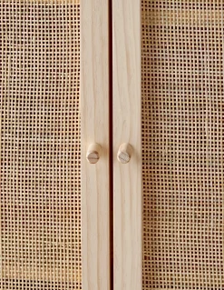 Holzschrank