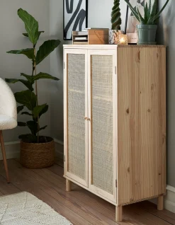 Holzschrank